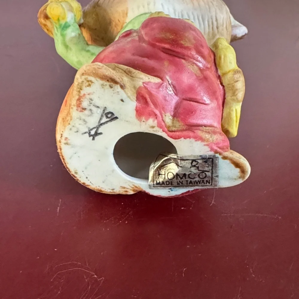 Vintage HOMCO Porcelain Country Mouse Holding Ear of Corn Series #5601